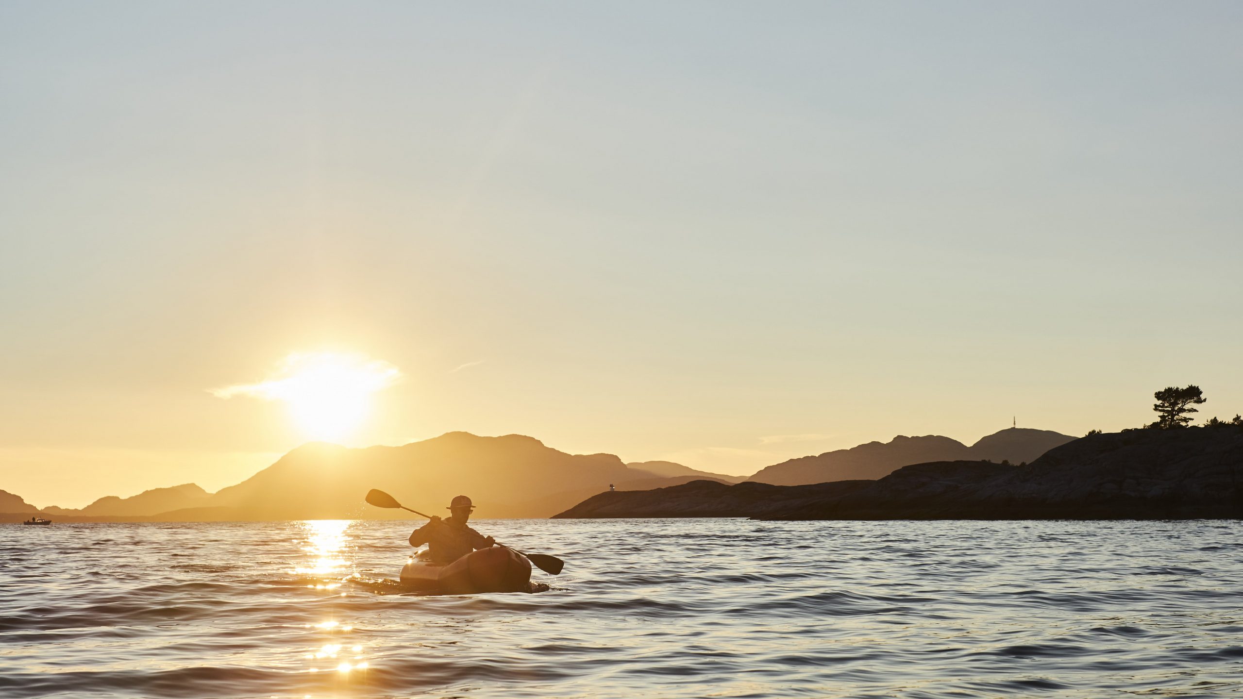 Tom de Dorlodot kayaking